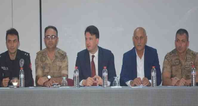 Kaymakam Gürses, muhtarlarla  bir araya geldi