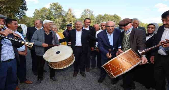 Davullu zurnalı yol sevinci