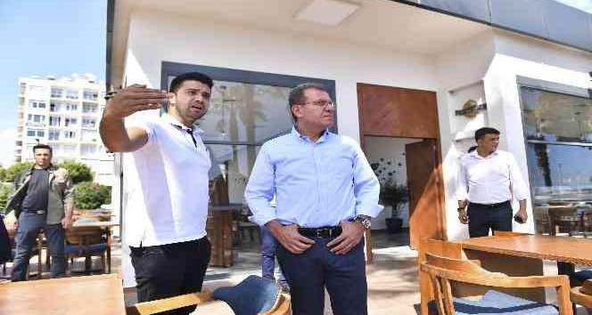 Mersin sahiline farklı konsepte 2 ayrı kafe