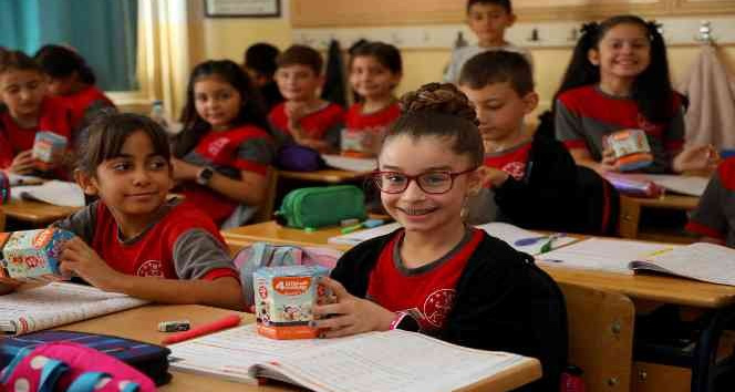 Aksaray Belediyesi 40 bin öğrenciye kumbara hediye etti
