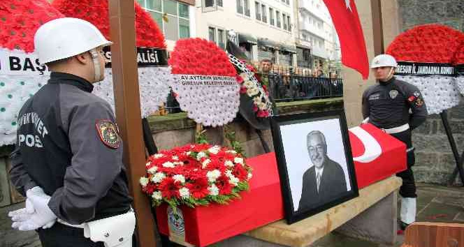 Giresun eski milletvekili ve Sağlık Bakanlığı müsteşarı Ergun Özdemir’e son görev