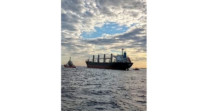 Çanakkale Boğazı’nda boş dökme yük gemisi makine arızası yaptı