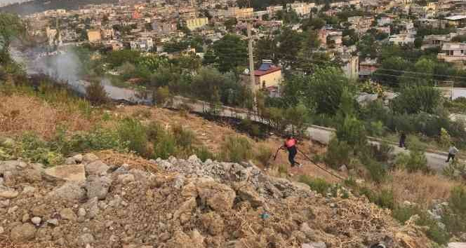 Otluk alanda çıkan yangın büyümeden söndürüldü