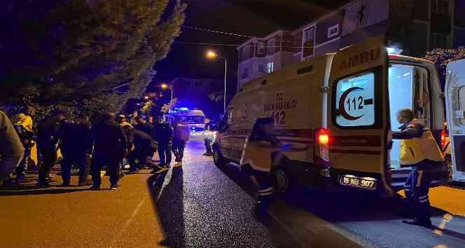 Bucakta bıçaklı kavga: 1’i ağır 2 yaralı