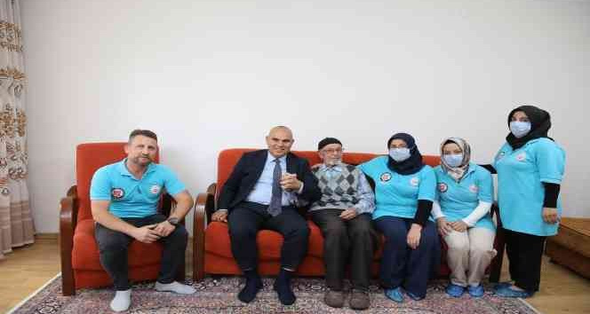 Niğde’de 330 yaşlıya vefa