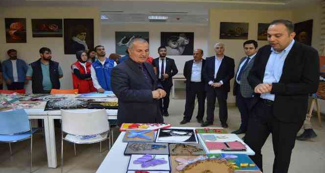 Kaymakam Demir’den gençlik merkezine ziyaret