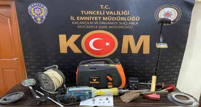 Tunceli’de kaçak kazı yapan 3 şüpheli yakalandı