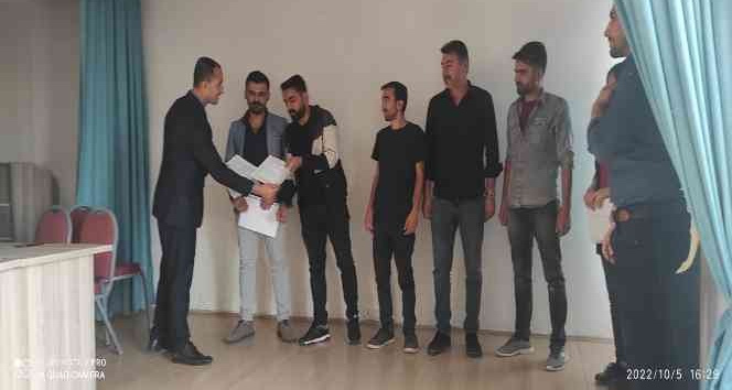 Güroymak’ta öğretmenlere başarı belgesi verildi