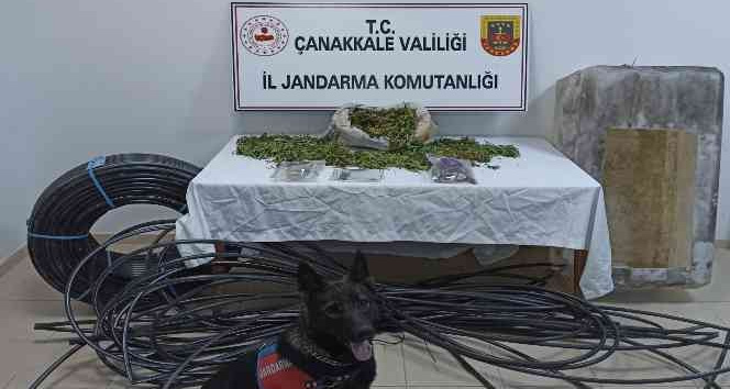 Çanakkale’deki uyuşturucu operasyonunda 4 kilo 592 gram esrar maddesi ele geçirildi