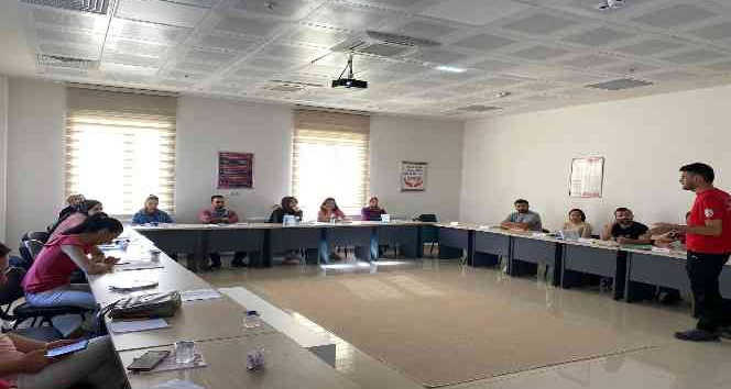 Acil sağlık personeline ’Erişkin İleri Yaşam Desteği’ eğitimi verildi