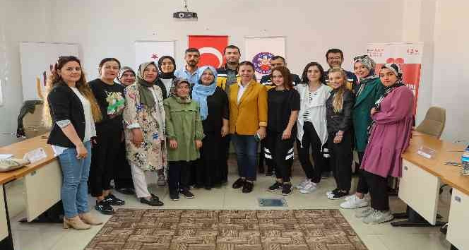 Uşaklı kadınlar ilk yardım eğitimi aldı