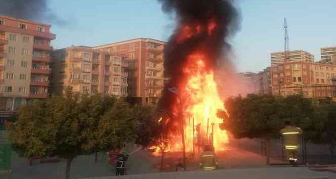 Mardin’de çocuk parkındaki oyun grubunu yaktılar