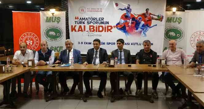 Müdür Taşdemir, spor camiasıyla bir araya geldi