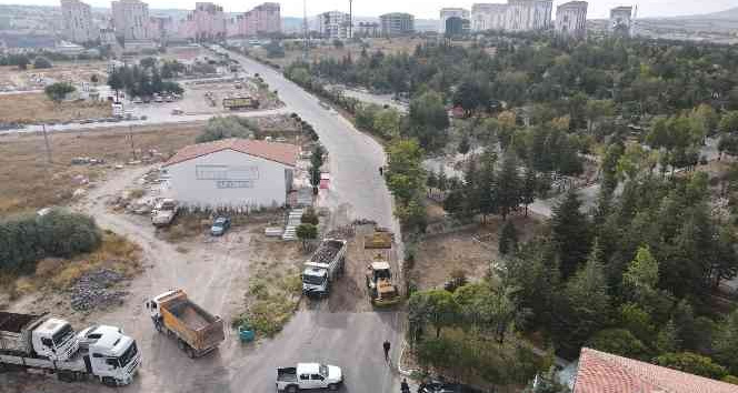 Mehmet Akif Ersoy Mahallesi’nde altyapı yenileme ve sıcak asfalt çalışmaları başladı