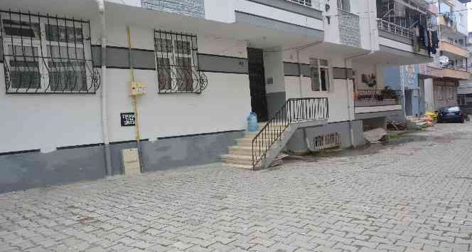 Ayrı yaşadığı eşini 6 yerinden bıçaklayan şahıs yakalandı