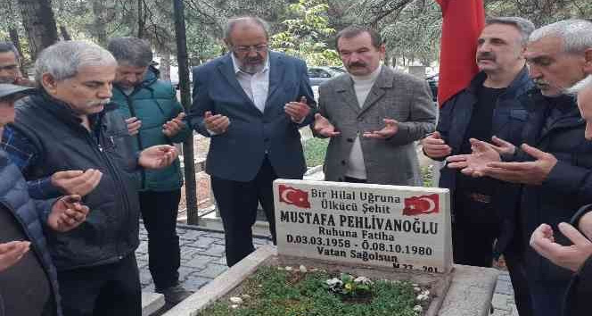 12 Eylül Darbesi’nde idam edilen Mustafa Pehlivanoğlu ölüm yıl dönümünde mezarı başında anıldı