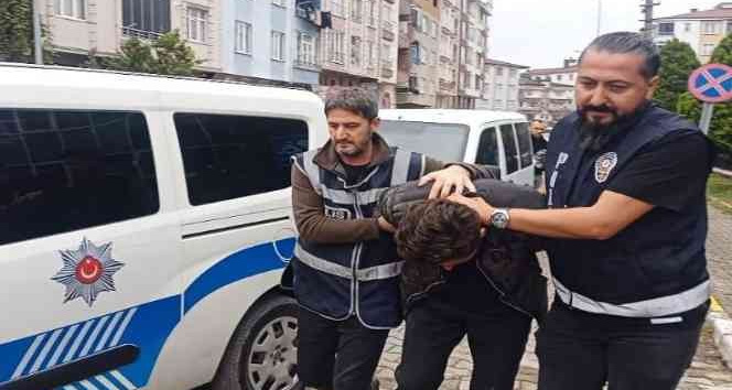 Ayrı yaşadığı eşini 6 yerinden bıçaklayan şahıs tutuklandı