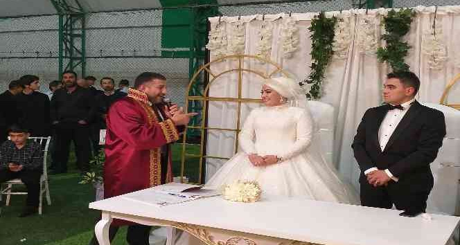 Zabıta memuru başkana enişte oldu