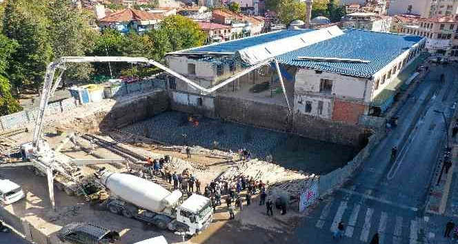 Uşak Belediyesi’nin eski hizmet binası yeni yüzüne kavuşuyor