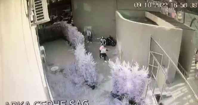 İstanbul’da taraftar otobüsüne silahlı saldırı öncesi tribünde yaşanan kavga kamerada