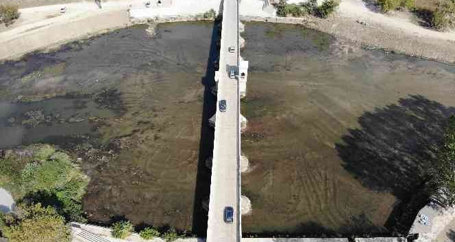 Ot ve sazlıklardan temizlenen Tunca Nehri kuruma noktasına geldi