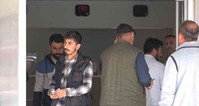 Bitlis’te TOKİ başvurularında uzun kuyruklar oluştu
