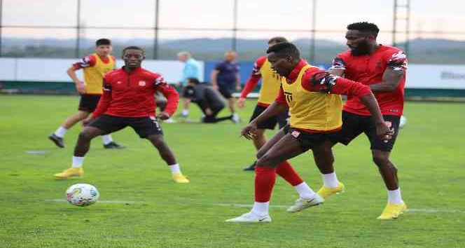 Sivasspor, Ballkani maçı hazırlıklarına başladı
