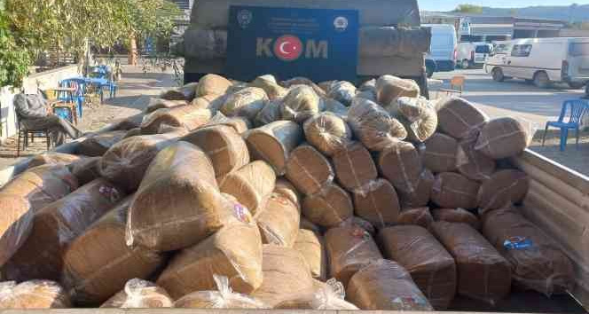 Çan’da 998 kilo tütün ele geçirildi