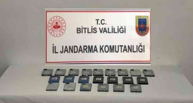 Bitlis’te 22 adet kaçak cep telefonu ele geçirildi