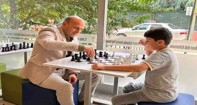 Satranç ustaları Altınova’da buluşuyor