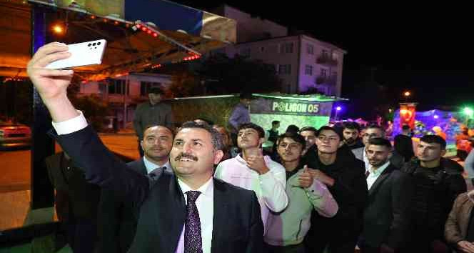 Asırlık Zile panayırında Başkan Eroğlu’na yoğun ilgi