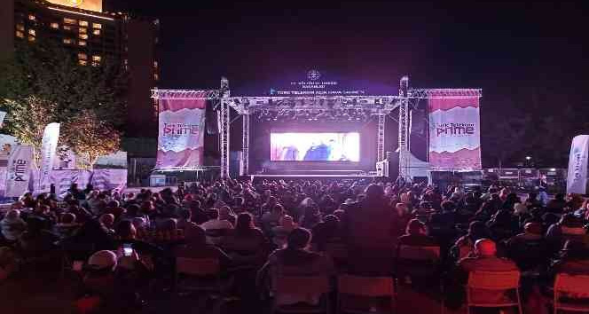 Türkan Şoray AKM Türk Telekom Lounge’ta hayranlarıyla buluşuyor