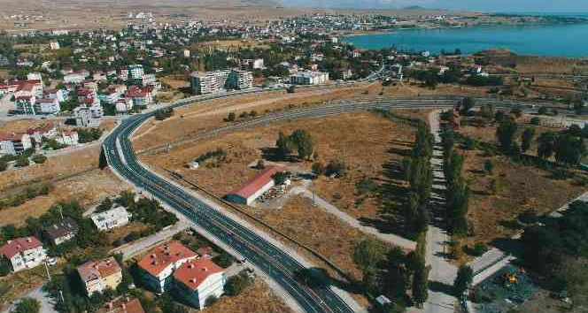 Tatvan’da asfalt seferberliği