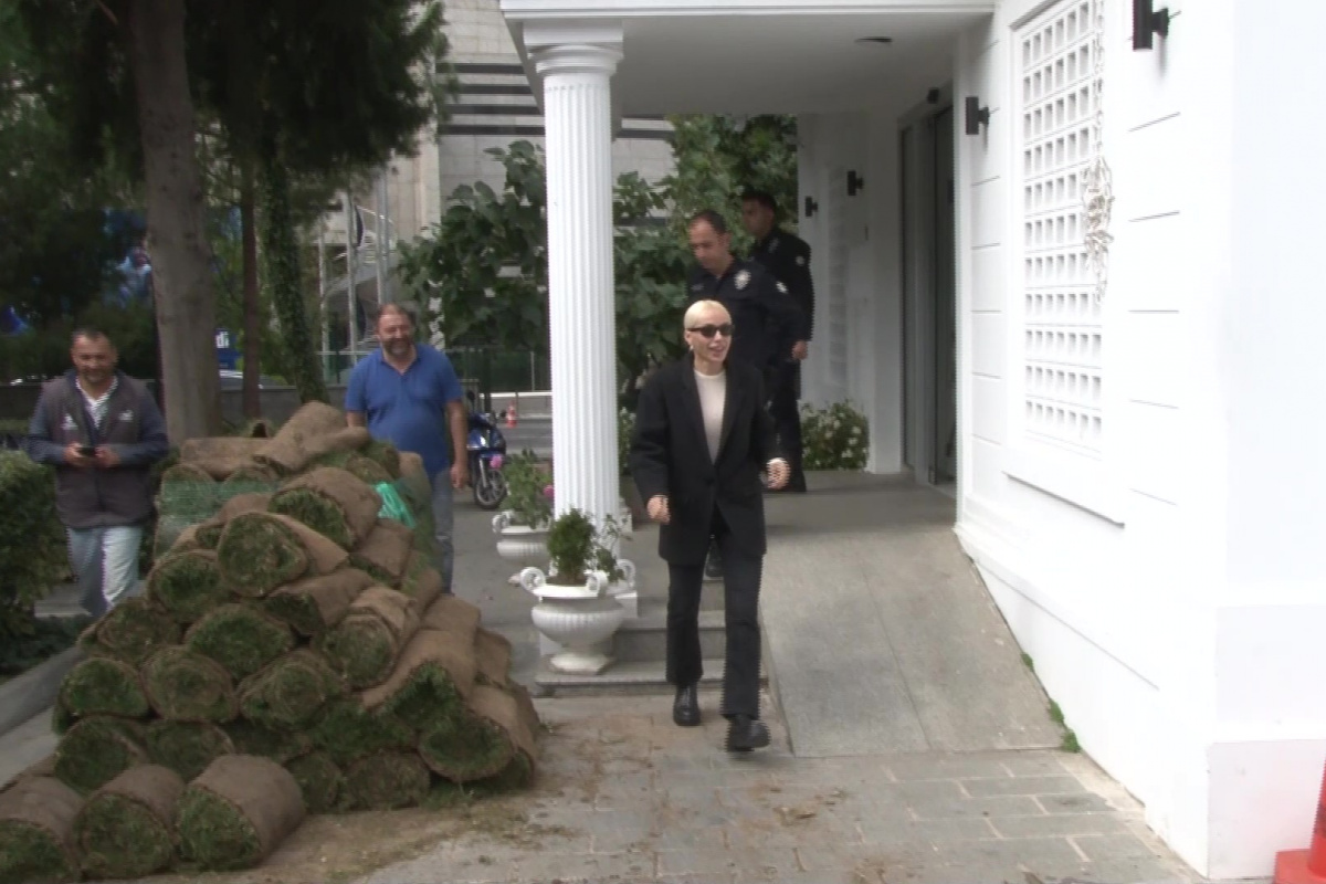 Ev hapsi kaldırılan Gülşen, karakola gelerek imza attı