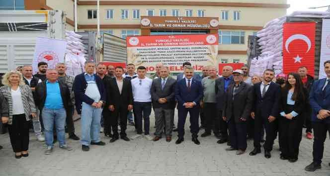 Tunceli’de çiftçilere 521 ton buğday ve arpa dağıtıldı