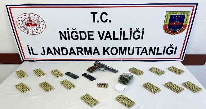 Uyuşturucu operasyonunda tabanca ve mermi ele geçirildi