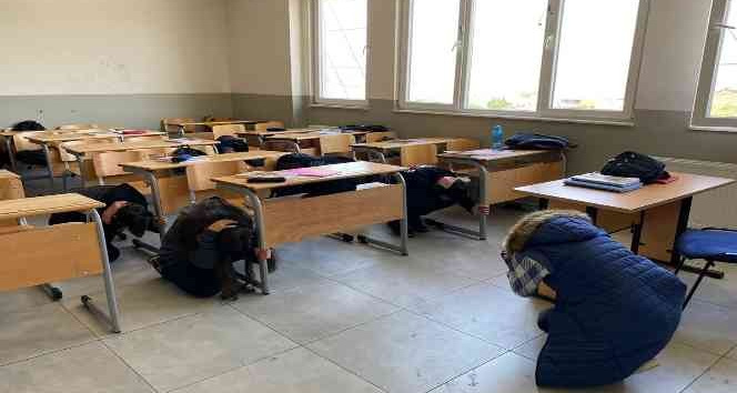 İl Milli Eğitim Müdürlüğü’nden deprem ve yangın tatbikatı