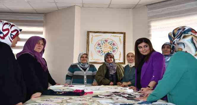 Kaymakam Ocak’ın eşi, ADEM’de kursiyerlerle buluştu