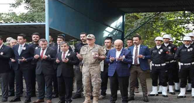 Görevi başında şehit olan polis memuru, törenle son yolculuğuna uğurlandı