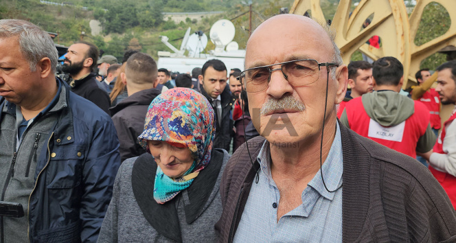 Ailelerin maden önündeki endişeli bekleyişi sürüyor