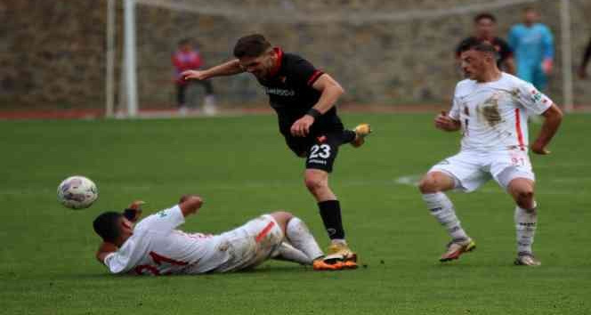 TFF 3. Lig: Gümüşhane Sportif Faaliyetler: 1 - Ayvalıkgücü Belediyespor: 2