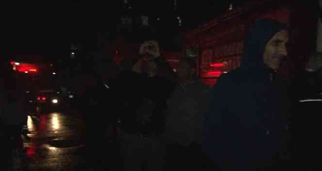 Kadıköy’de 24 katlı rezidans yangını kontrol altına alındı