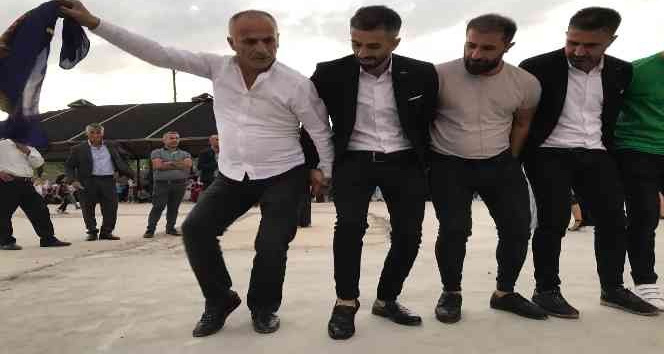 Justin Bieber’in paylaştığı Şırnaklı ‘Michael Jackson Nezir’ yurt dışından düğünlere davet alıyor