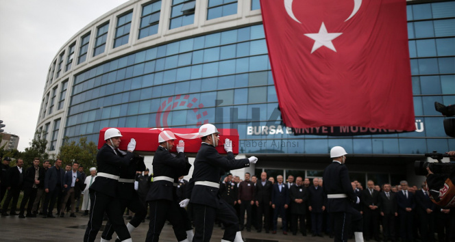 Bursada aile içi şiddet olayına müdahale ederken şehit olan polis memuru için tören düzenlendi