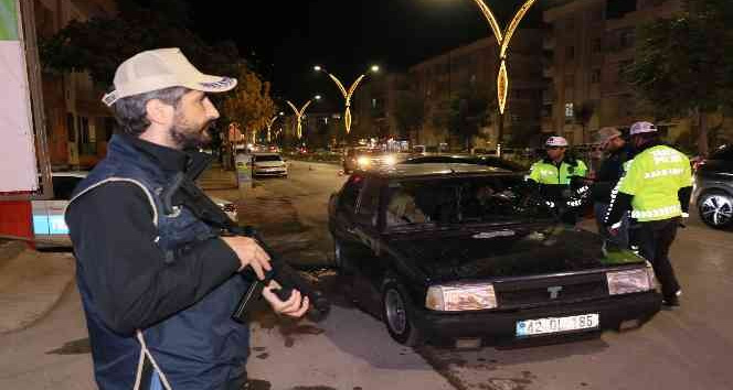 Aksaray’da polis uzun namlulu silahlarla ‘şok’ uygulama yaptı