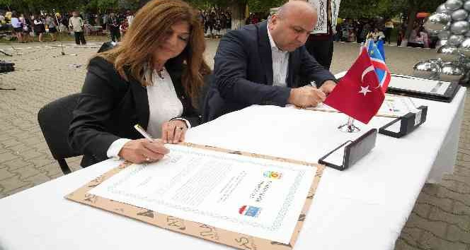 Valkeneş ve Tarsus "kardeş şehir" protokolü imzaladı