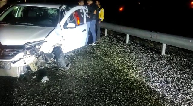 Batman’da otomobil bariyerlere çarparak durdu: 3 yaralı