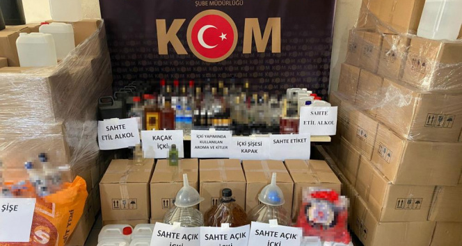 İzmirde yaklaşan yılbaşı öncesi sahte içki operasyonu