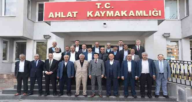 Ahlat’ta 19 Ekim Muhtarlar Günü kutlandı