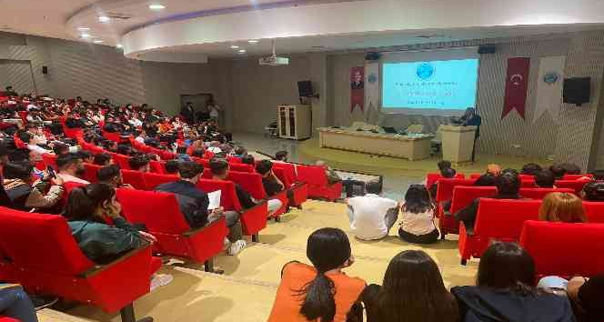 Üniversite de ’’İş Verimliliği, Egzersiz ve Sağlık’’ anlatıldı